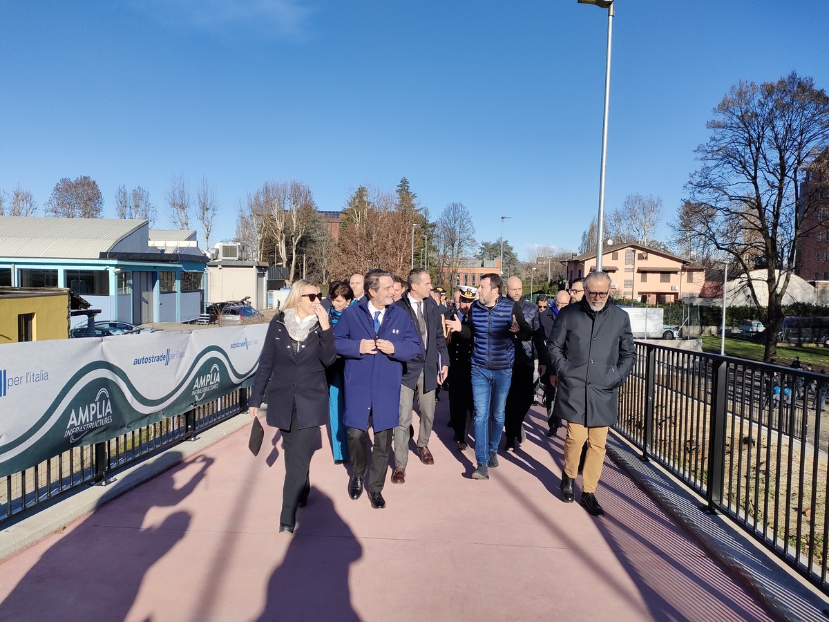 ASPI consegna a Cinisello Balsamo la nuova piazza sopraelevata ASPI consegna a Cinisello Balsamo la nuova piazza sopraelevata