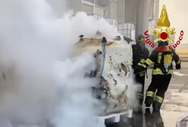 Incendio in una ditta di cosmetici a Uboldo Incendio in una ditta di cosmetici a Uboldo
