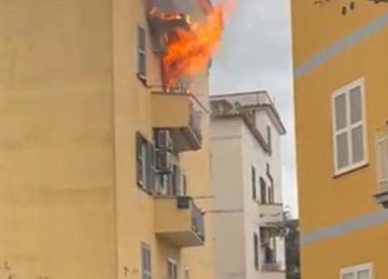 Incendio sulla Collatina, pompieri salvano le vittime dando i loro respiratori