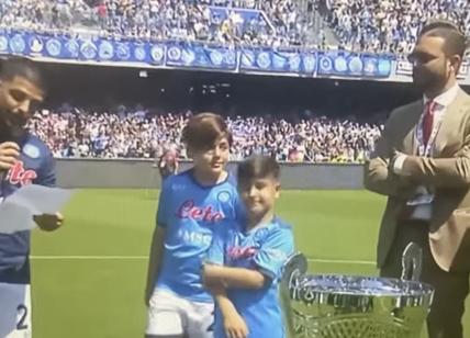Lorenzo Insigne in lacrime per l'addio al Napoli dopo 13 anni. VIDEO
