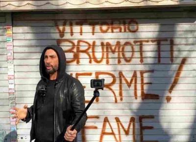 insulti a brumotti min