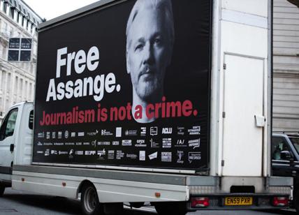WikiLeaks, altra chance per Assange: ok a nuovo ricorso contro estradizione