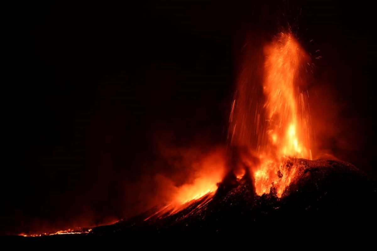 Etna in eruzione, 10 febbraio 2022. Foto di Angela Platania dall’agenzia Ipa Etna in eruzione, 10 febbraio 2022. Foto di Angela Platania dall’agenzia Ipa
