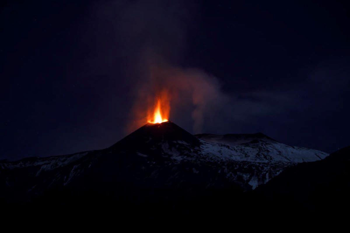 Etna in eruzione, 10 febbraio 2022. Foto di Angela Platania dall’agenzia Ipa Etna in eruzione, 10 febbraio 2022. Foto di Angela Platania dall’agenzia Ipa