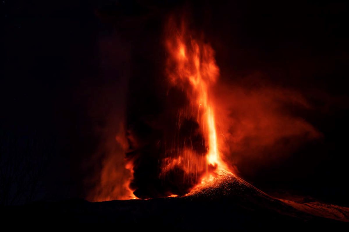 Etna in eruzione, 10 febbraio 2022. Foto di Angela Platania dall’agenzia Ipa Etna in eruzione, 10 febbraio 2022. Foto di Angela Platania dall’agenzia Ipa
