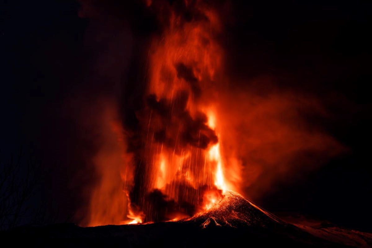 Etna in eruzione, 10 febbraio 2022. Foto di Angela Platania dall’agenzia Ipa Etna in eruzione, 10 febbraio 2022. Foto di Angela Platania dall’agenzia Ipa