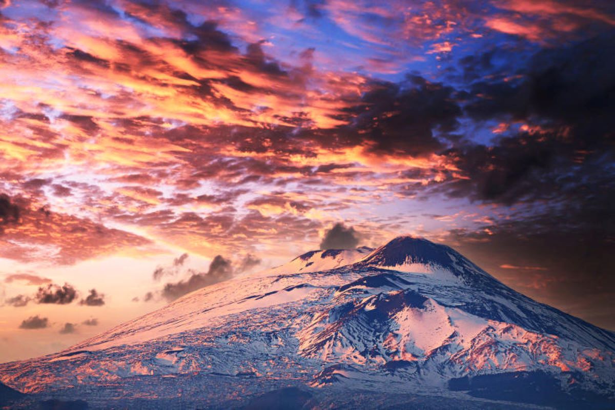 Etna in eruzione, 10 febbraio 2022. Foto di Angela Platania dall’agenzia Ipa