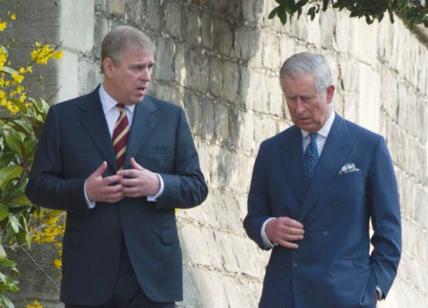 Royal Family - Ex principe Andrea, 'buonuscita' a sei cifre e stipendio annuo dopo la perdita dei titoli reali - Usa, deputati dem, 'ora venga a testimoniare su Epstein'