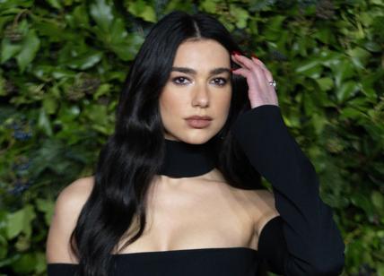 Dua Lipa nei guai: è stata accusata di plagio per il brano "Levitating"