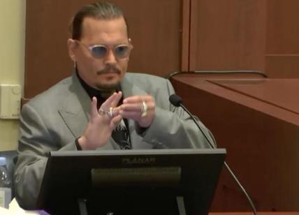 Johnny Depp: nuove rivelazioni sul dito mozzato e le sigarette su Amber Heard