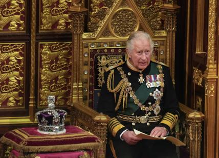 Regina Elisabetta assente a Westminster: Carlo debutta da Re di fatto