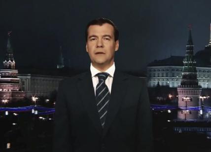 Ucraina, Medvedev: "Con invio armi rischio apocalisse nucleare"