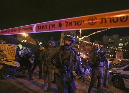 Israele, auto sulla folla in centro a Gerusalemme: cinque feriti