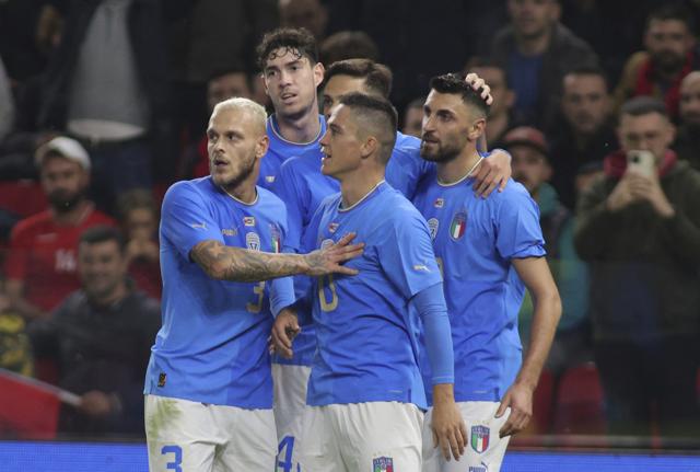 L'Italia passa in Albania 3-1 (doppietta di Vincenzo Grifo: foto Lapresse) nel giorno del debutto di Simone Pafundi L'Italia passa in Albania 3-1 (doppietta di Vincenzo Grifo: foto Lapresse) nel giorno del debutto di Simone Pafundi
