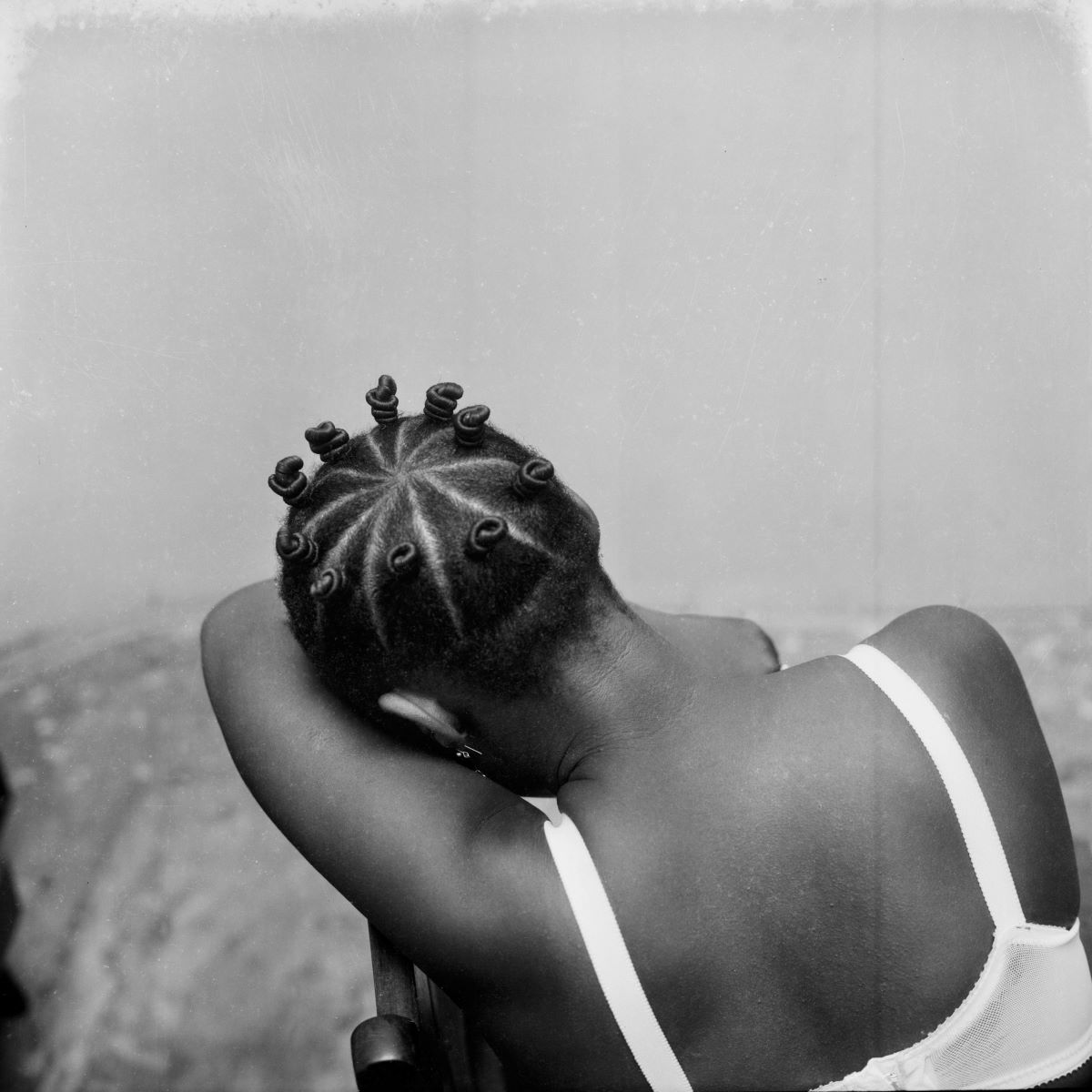 James Barnor - Untitled, Studio X23, Accra, c.1975 - © James Barnor - Autograph ABP, London James Barnor - Untitled, Studio X23, Accra, c.1975 - © James Barnor - Autograph ABP, London