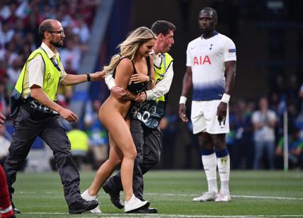 Vitaly, invasore di Olanda-Argentina ai Mondiali dopo la doppietta dell'ex Kinsey Wolanski