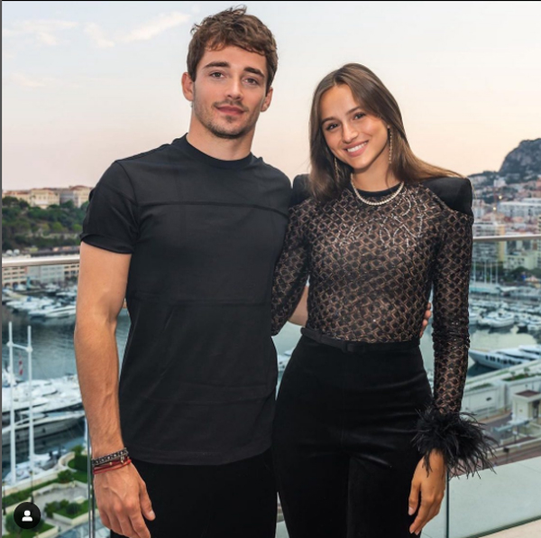 Charles Leclerc e Charlotte Sinè (Instagram charlottesiine) Charles Leclerc e Charlotte Sinè (Instagram charlottesiine)
