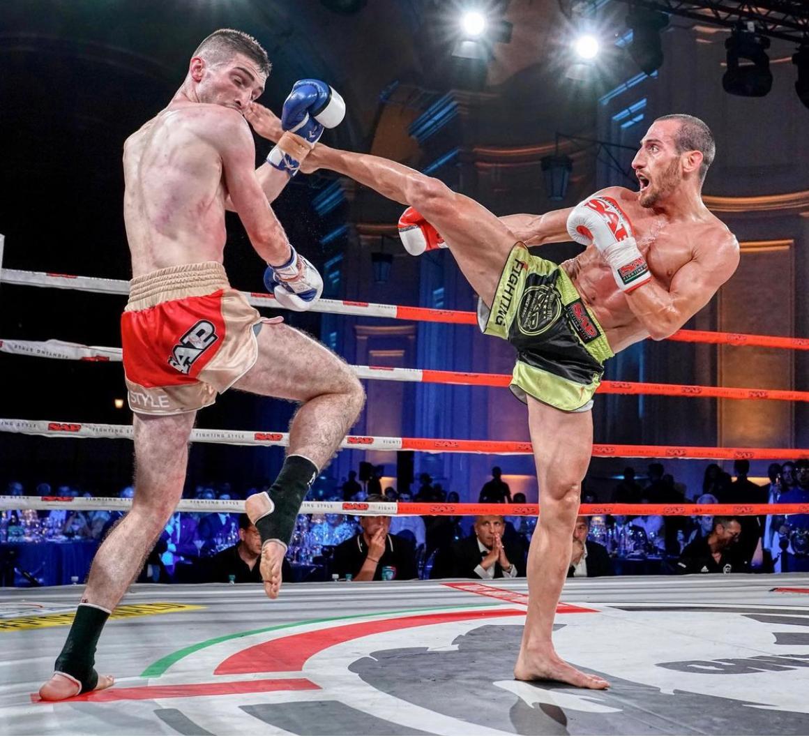 Luca Cecchetti colpisce Maksim Kazaku