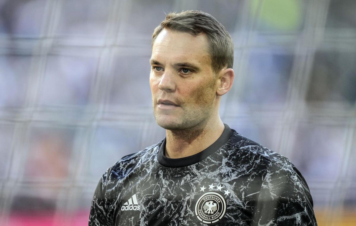 Manuel Neuer tumore pelle portiere Bayern Monaco