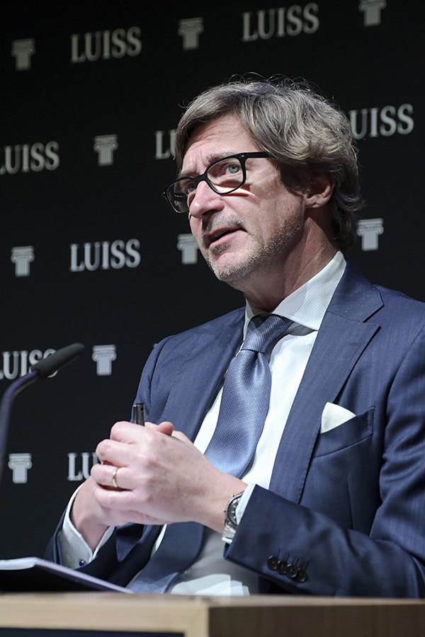 MARCO TRAVAGLIA PRESIDENTE E AD GRUPPO NESLTE' IN ITALIA MARCO TRAVAGLIA PRESIDENTE E AD GRUPPO NESLTE' IN ITALIA