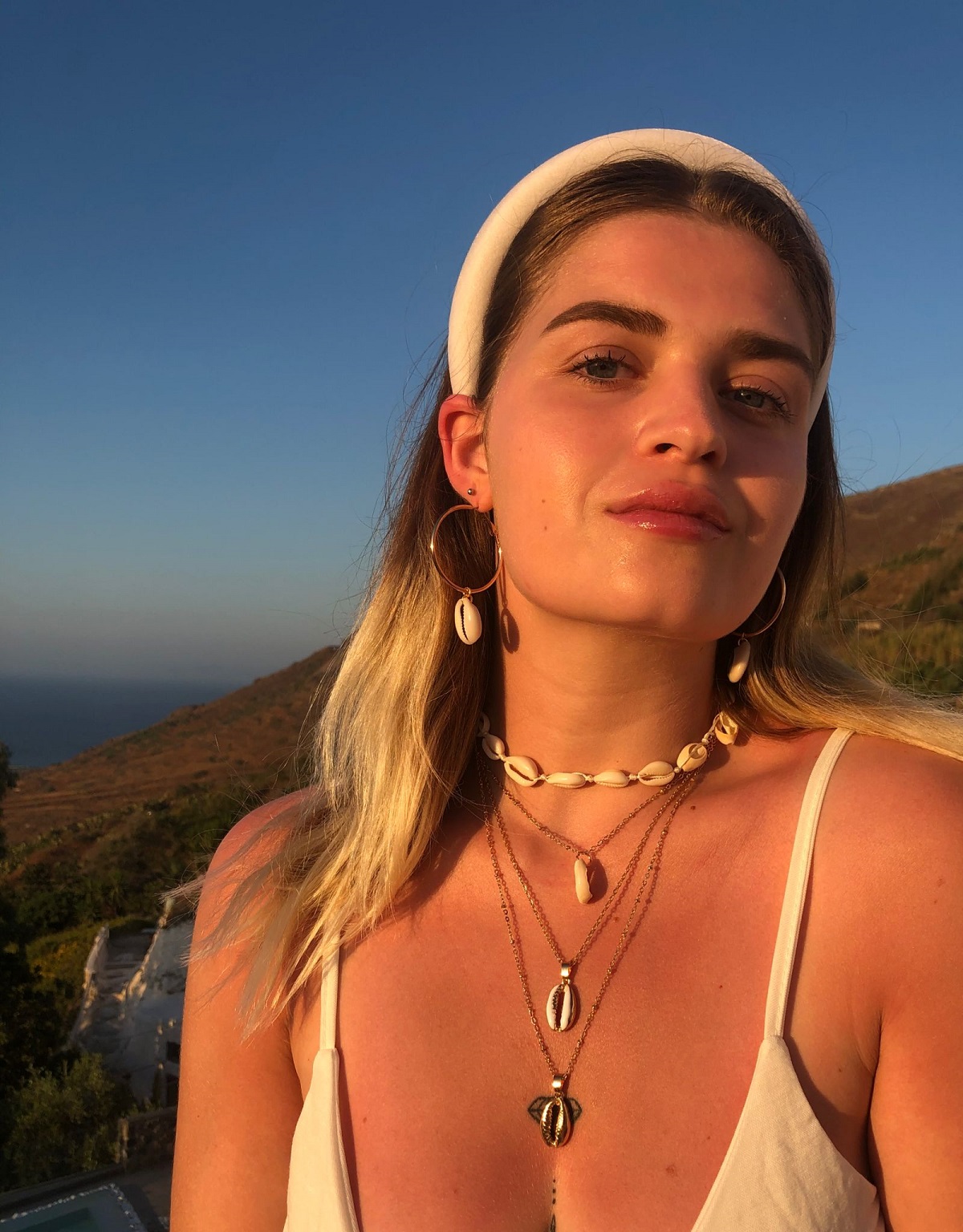 Martina Pagani modella curvy insegna ad acettare il suo corpo Martina Pagani modella curvy insegna ad acettare il suo corpo
