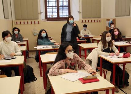 Covid, in Lombardia boom di casi e quarantene nelle scuole