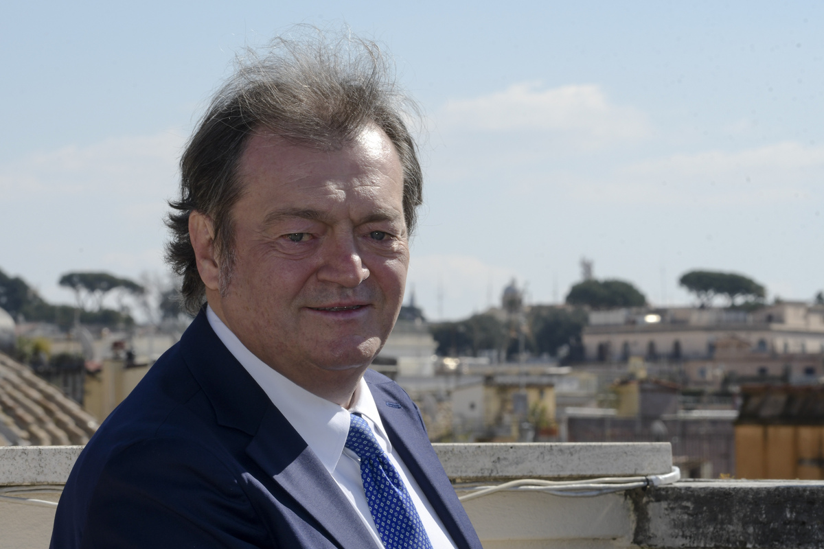 MASSIMO SCACCABAROZZI PRESIDENTE FARMINDUSTRIA MASSIMO SCACCABAROZZI PRESIDENTE FARMINDUSTRIA