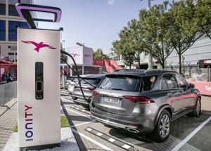 Mercedes me Charge le nuove offerte per i clienti elettrificati della Stella