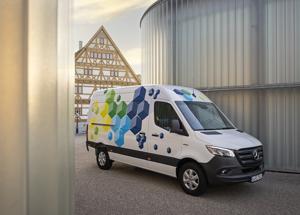 Mercedes-Benz presenta il nuovo eSprinter in allestimento eVan