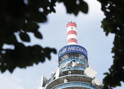 Mediaset sposta 4 canali importanti: ora serve una nuova tv. Ecco quali