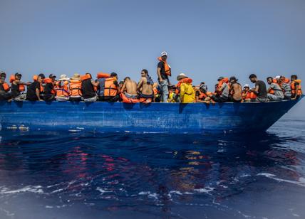 Migranti, bimba di 4 anni muore di sete dopo 10 giorni in mare