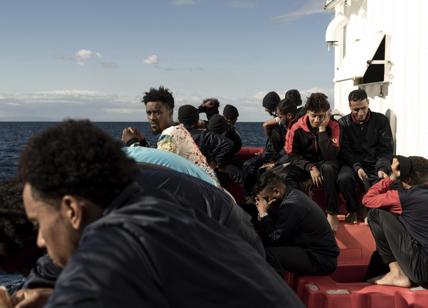 Migranti, Lampedusa al collasso: in 1200 soccorsi dalla Guardia costiera