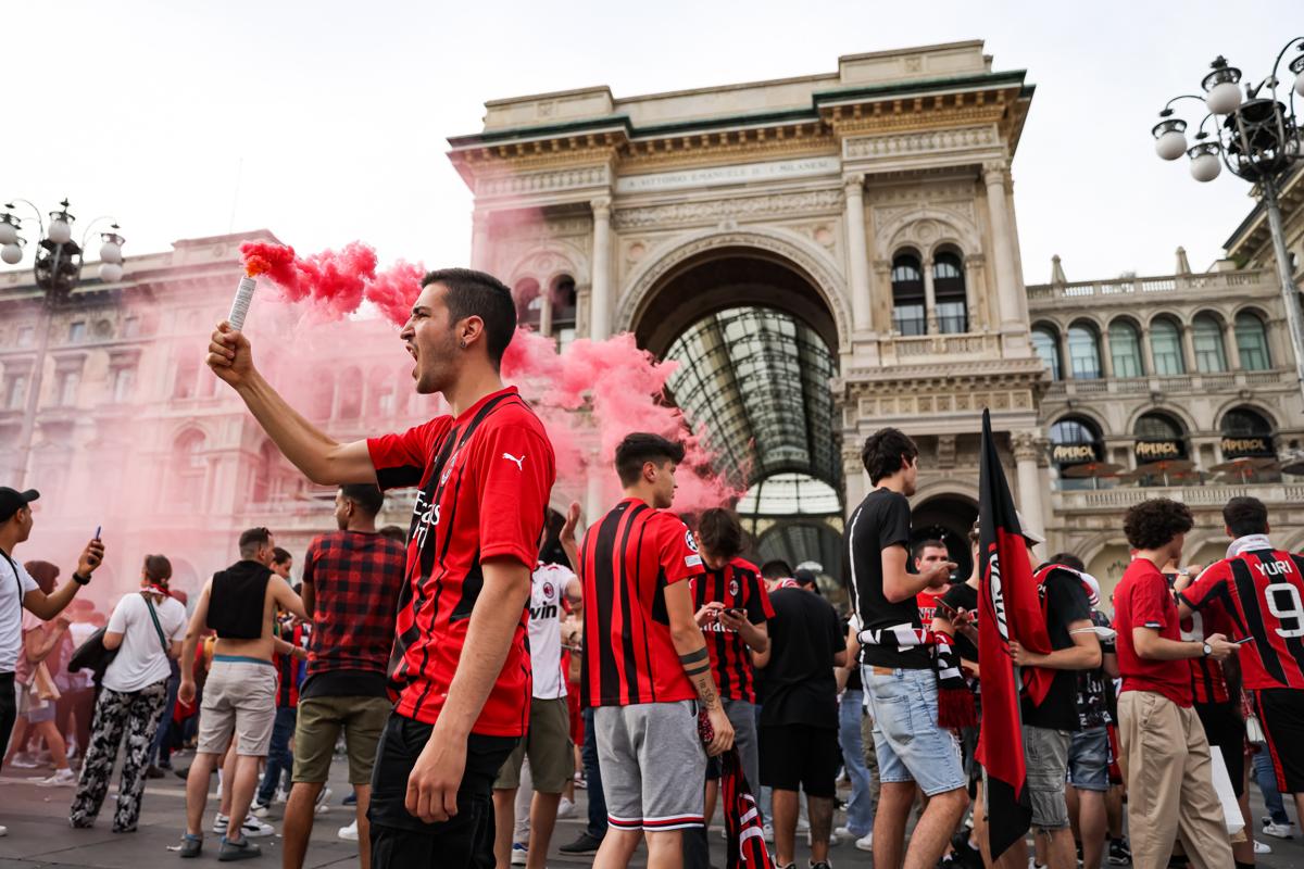 Milan scudetto Festa Milano piazza duomo 1