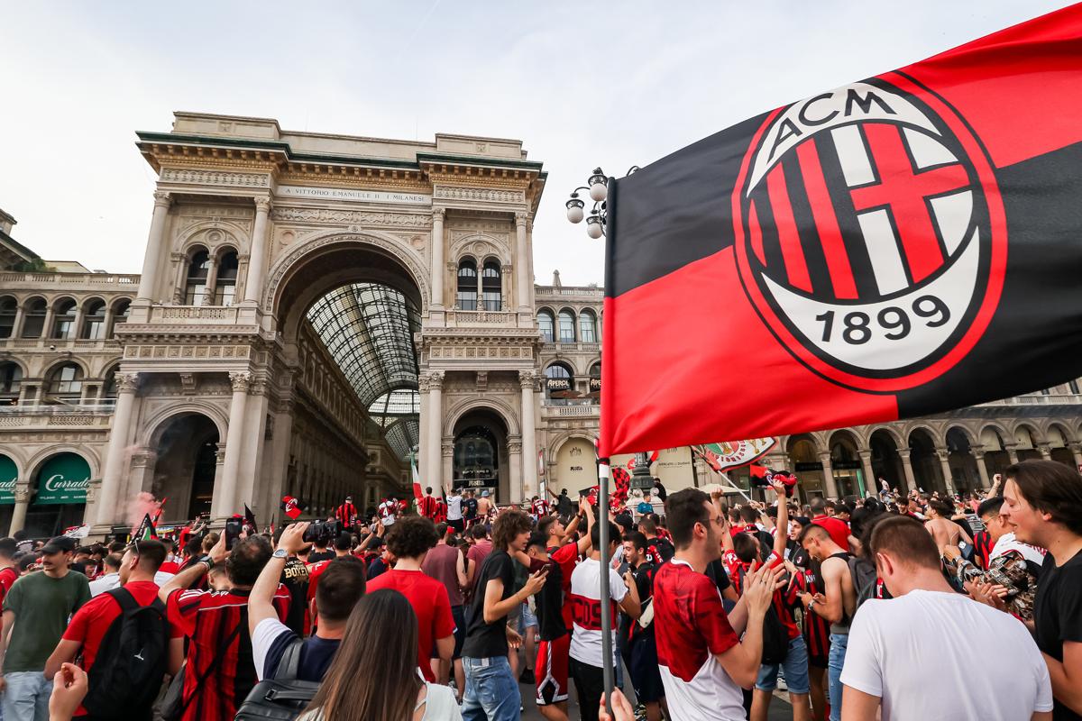 Milan scudetto Festa Milano piazza duomo 2