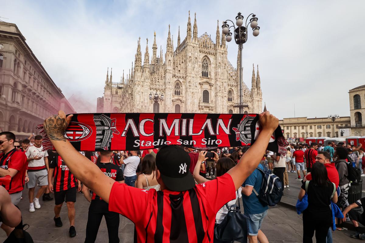 Milan scudetto Festa Milano piazza duomo 3