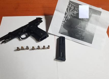 Nascondono una pistola rubata: arrestati 2 minori al campo di via di Salone