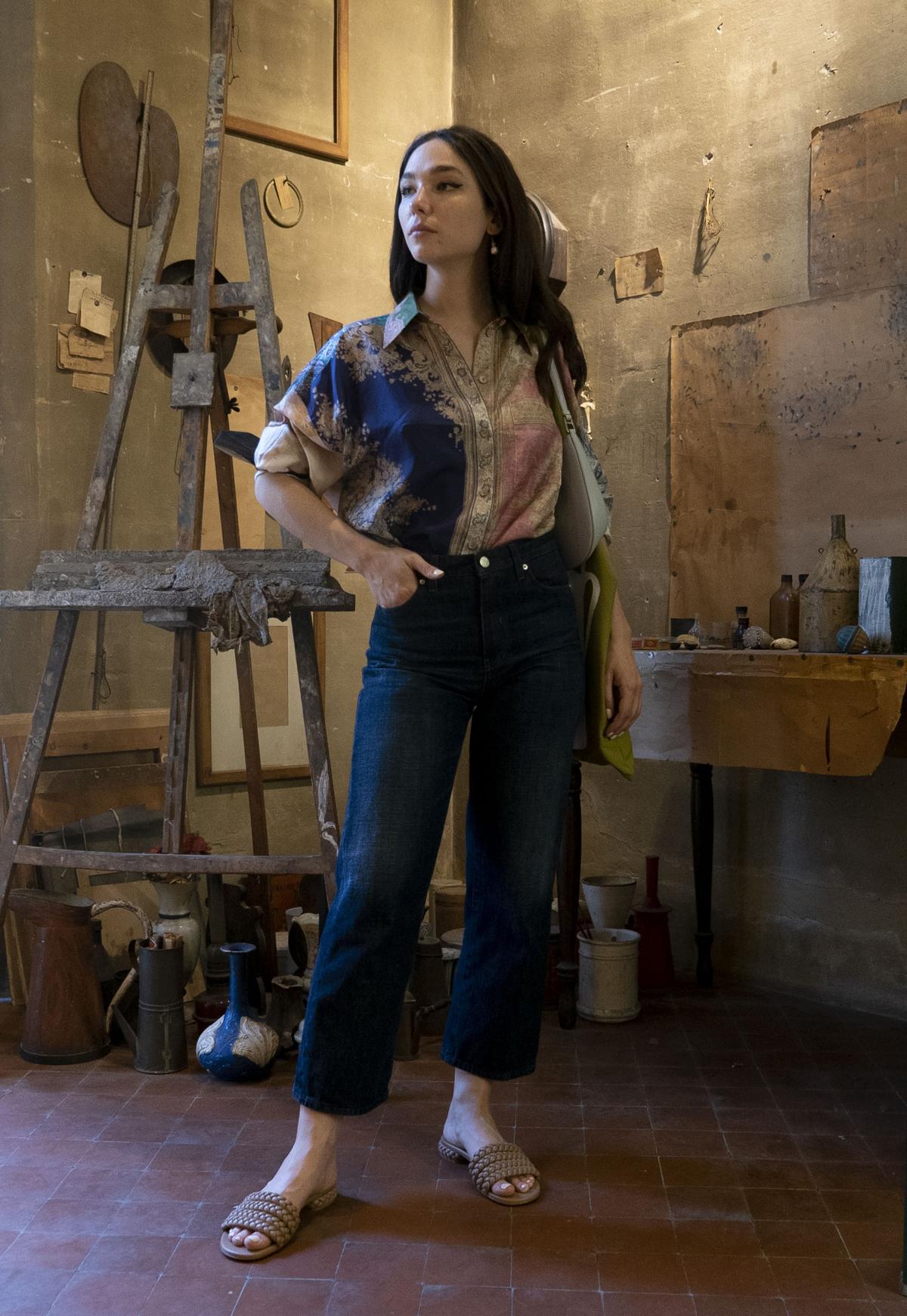 Matilda De Angelis in visita al Museo Morandi di Bologna. Foto di Ornella De Carlo | Courtesy Istituzione Bologna Musei Matilda De Angelis in visita al Museo Morandi di Bologna. Foto di Ornella De Carlo | Courtesy Istituzione Bologna Musei