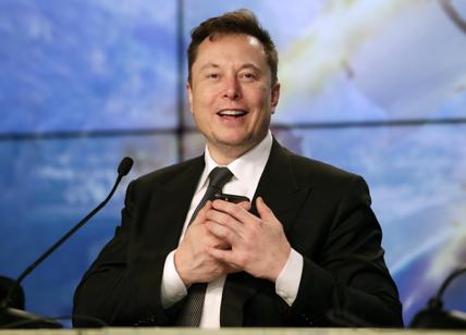 Tesla crolla a Wall Street dopo il matrimonio Musk-Twitter