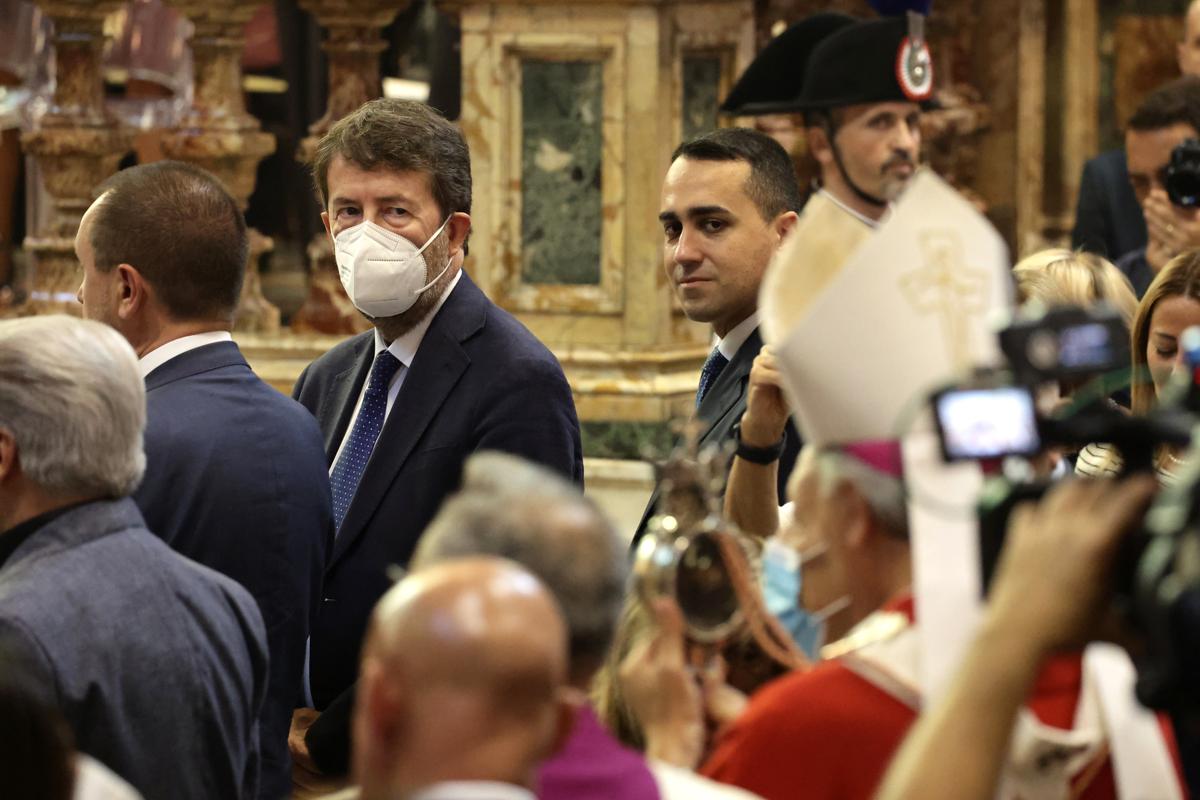 Napoli miracolo san gennaro di maio franceschini