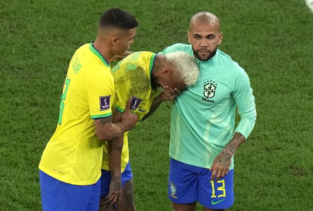 Neymar in lacrime dopo Croazia-Brasile (Lapresse) Neymar in lacrime dopo Croazia-Brasile (Lapresse)