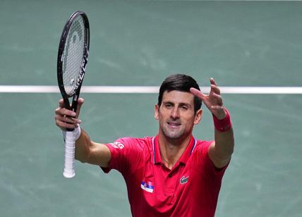 Djokovic trasferito in hotel per immigrati: Australia, espulsione posticipata. E Nadal.. La situazione