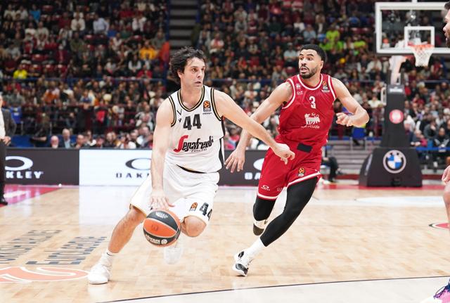 Milos Teodosic e Naz Mitrou-Long(foto Ipa) Milos Teodosic e Naz Mitrou-Long(foto Ipa)