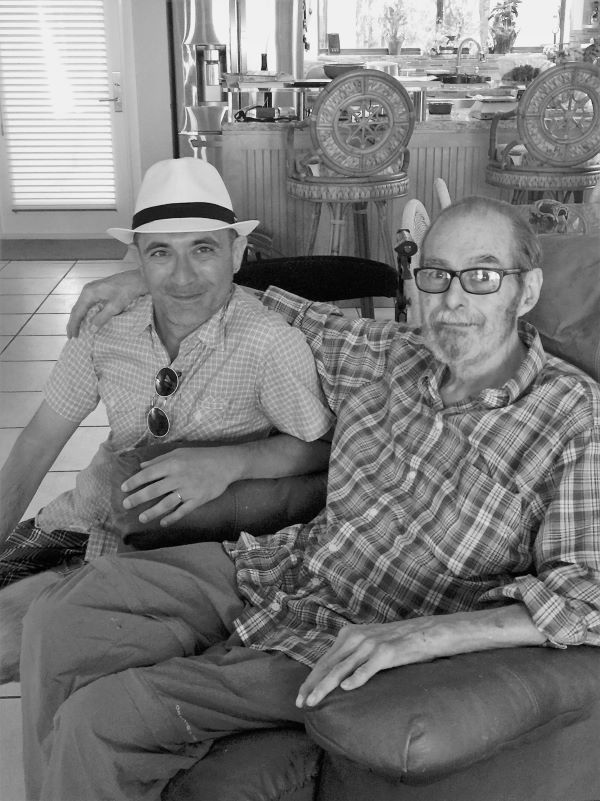 Nicola e Chuck Nicola e Chuck