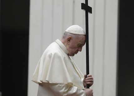 Via Crucis, bufera sul Papa: "Non metta insieme famiglie russe e ucraine"