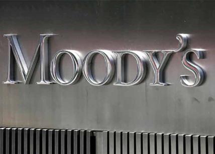 Moody's attacca l'Italia: "Btp a rischio spazzatura. Debito e bassa crescita"