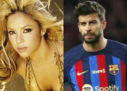 Shakira se ne va con i figli e Piqué torna a giocare. Ecco con quale maglia
