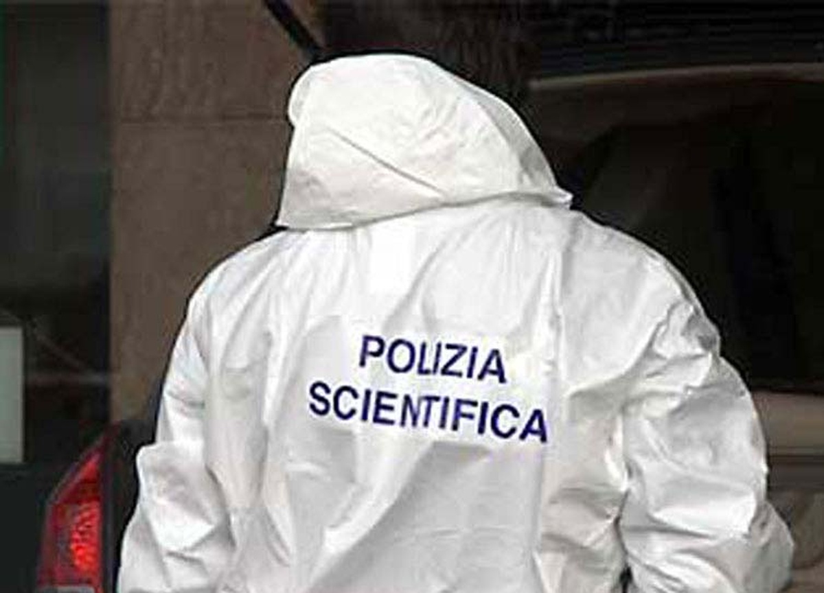 Polizia Scientifica, mitragliatrice Uzi