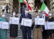 Avvocati in crisi: addio alla toga non è più un mito ma un lavoro mal pagato