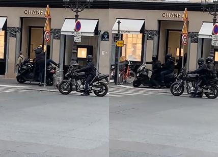 Parigi, spettacolare rapina da Chanel: quattro ladri fuggono in moto. VIDEO