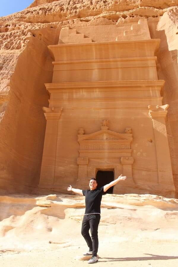 A Hegra, in Arabia Saudita, sono 131 i monumenti funebri scolpiti nella roccia arenaria che raccontano l’abilità edilizia della civiltà nabatea A Hegra, in Arabia Saudita, sono 131 i monumenti funebri scolpiti nella roccia arenaria che raccontano l’abilità edilizia della civiltà nabatea